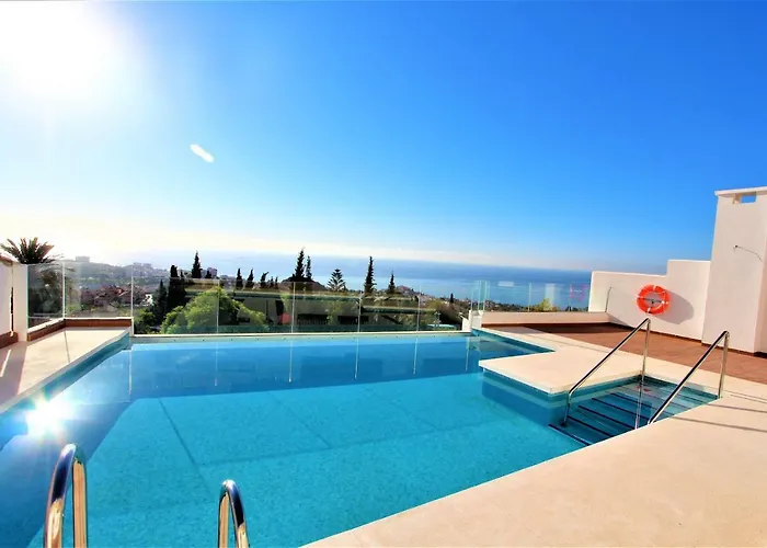 Benalmadena Pueblo - Excelente Conexion Wifi - Piscina Abierta - Fantasticas Vistas - Parking Gratis