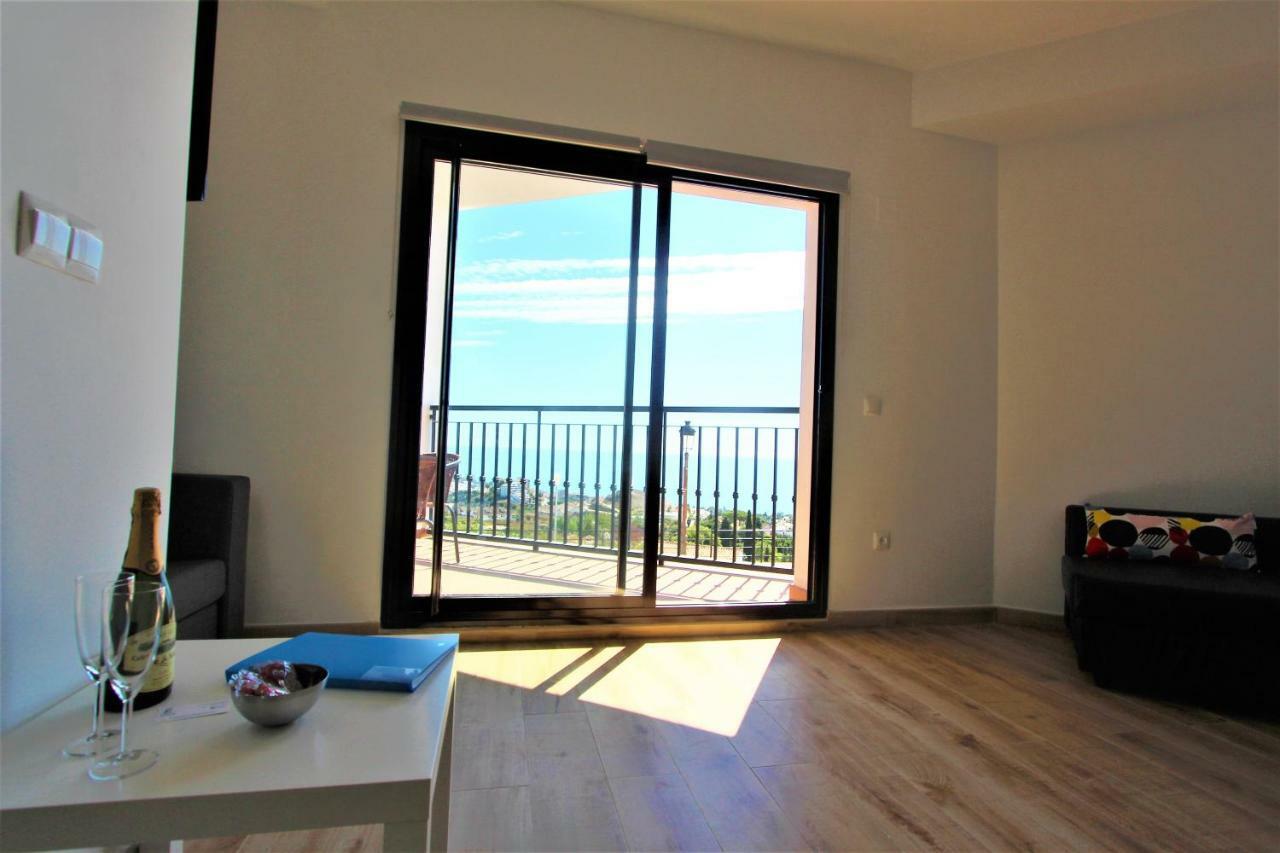 Pueblo - Excelente Conexion Wifi - Piscina Abierta - Fantasticas Vistas - Parking Gratis Lejlighed Benalmádena